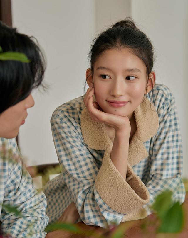 울랄라 포근잠 긴팔 여성페어 코튼블루 (피치기모) 착용컷
