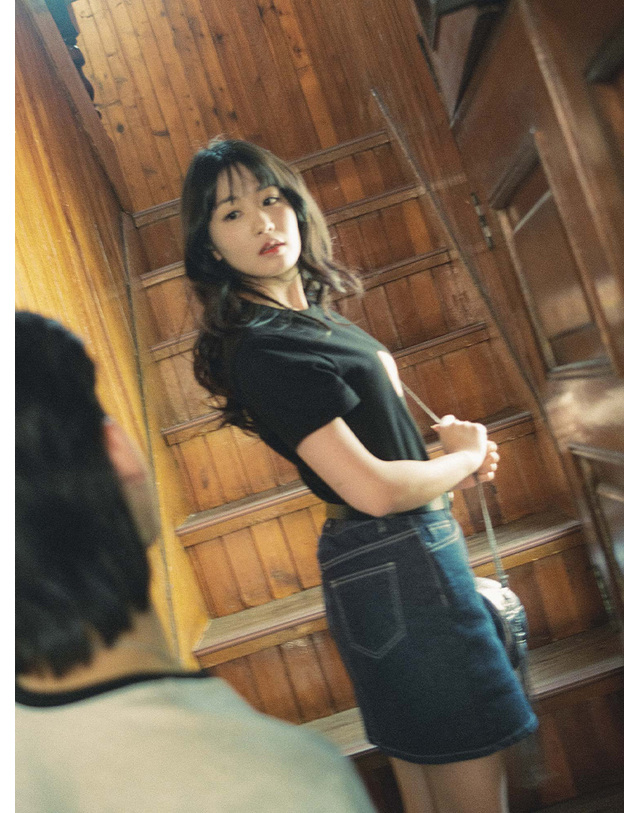 플러키티 플러키티 선셋 위듀 비치 프린트 반팔 티셔츠 블랙 [유니섹스] 착용컷