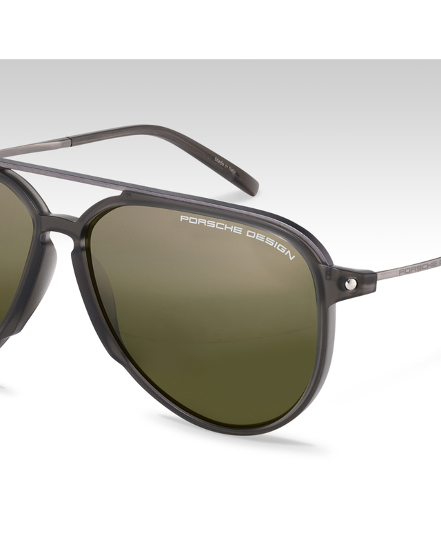 포르쉐디자인 포르쉐 디자인 [PORSCHEDESIGN] 남성 편광 선글라스 P8912_C_62 착용컷