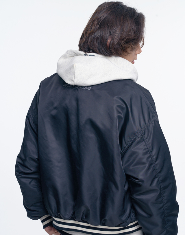 클레버필드 CLUB 바시티 퀼팅 자켓_블랙 착용컷