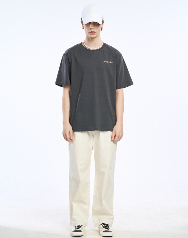 클레버필드 클래식 레트로 프린트 오버핏 티셔츠_차콜 그레이 착용컷