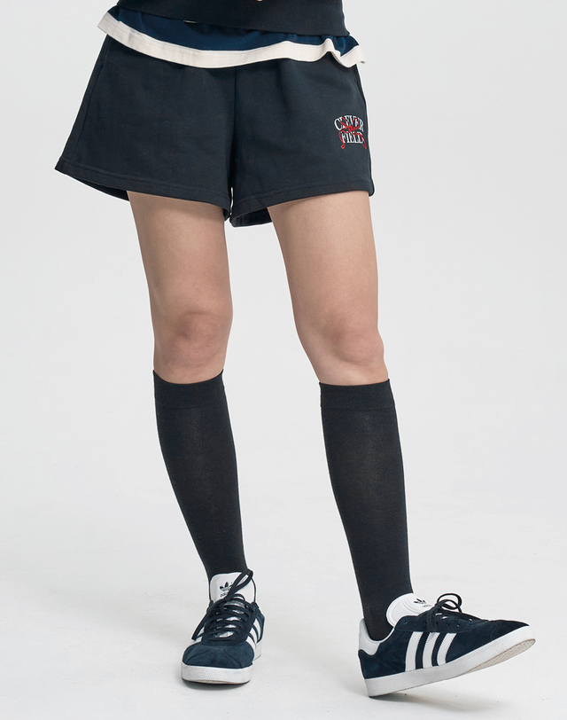 클레버필드 리본 클레버 하프 스웻 팬츠_블랙 착용컷