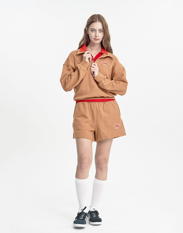 클레버필드 리본 클레버 하프 스웻 팬츠_브라운 착용컷