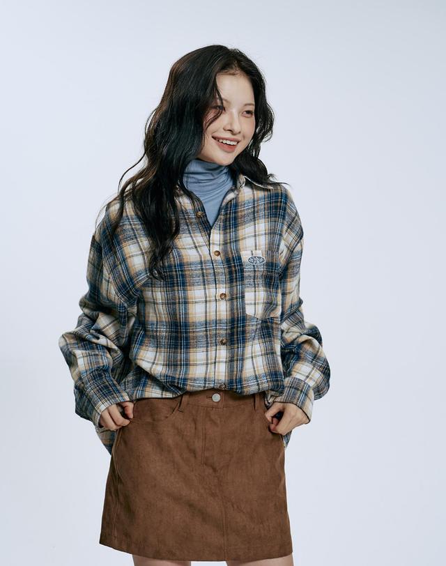 클레버필드 빈티지 오버핏 와펜 체크셔츠_네이비 착용컷