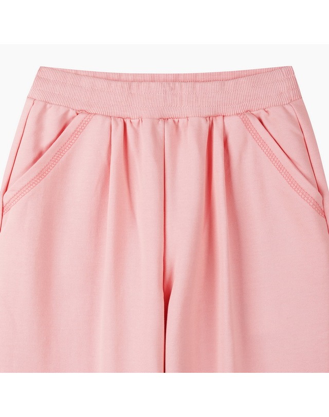 베네통키즈 [Online Exclusive] 배기핏 트레이닝 팬츠_QATP03641PK 착용컷