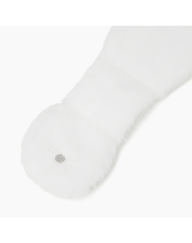 베네통키즈 보들 퍼 머플러_QCMF02661IV 착용컷
