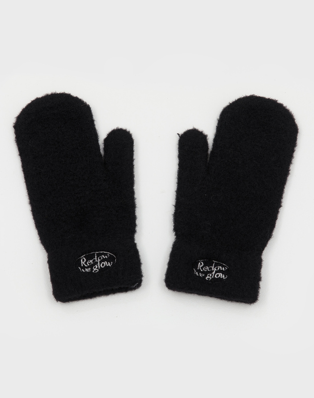 리끌로우 FLUFFY LOGO MITTEN GLOVE BLACK 착용컷