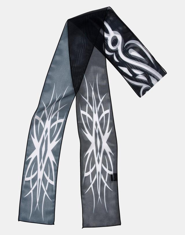 리끌로우 HAI LONG SCARF SPINE 스카프 착용컷