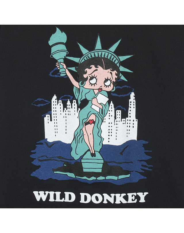 와일드 동키 와일드동키 남여공용 BETTY LIBERTY 티셔츠 블랙 WDCOTS03-019 착용컷