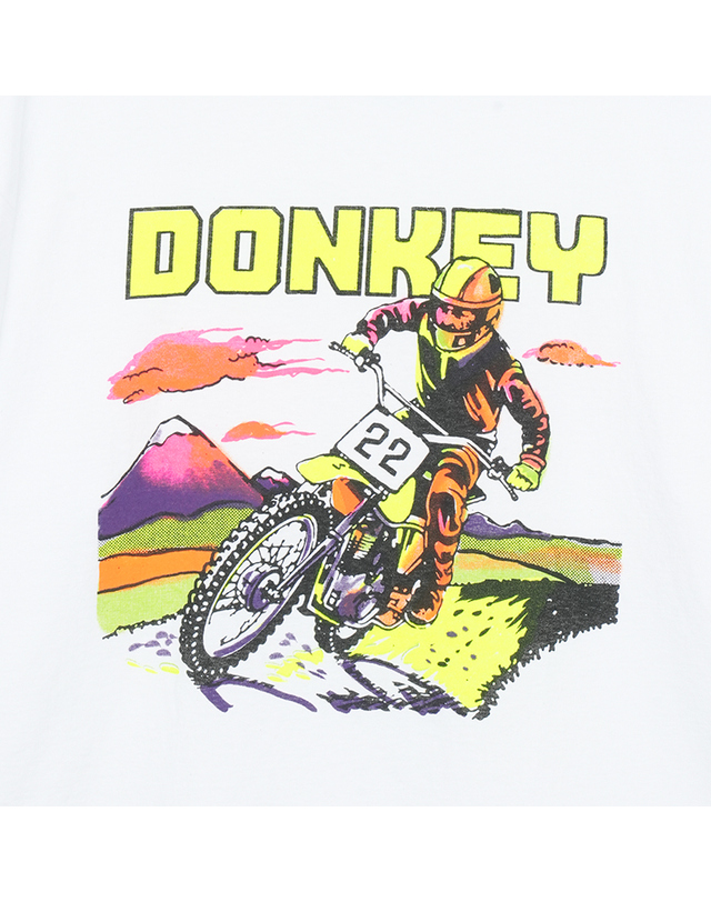 와일드 동키 와일드동키 남여공용 DONKEY CROSS 티셔츠 화이트 WDSS26TS01-017 흰색 착용컷