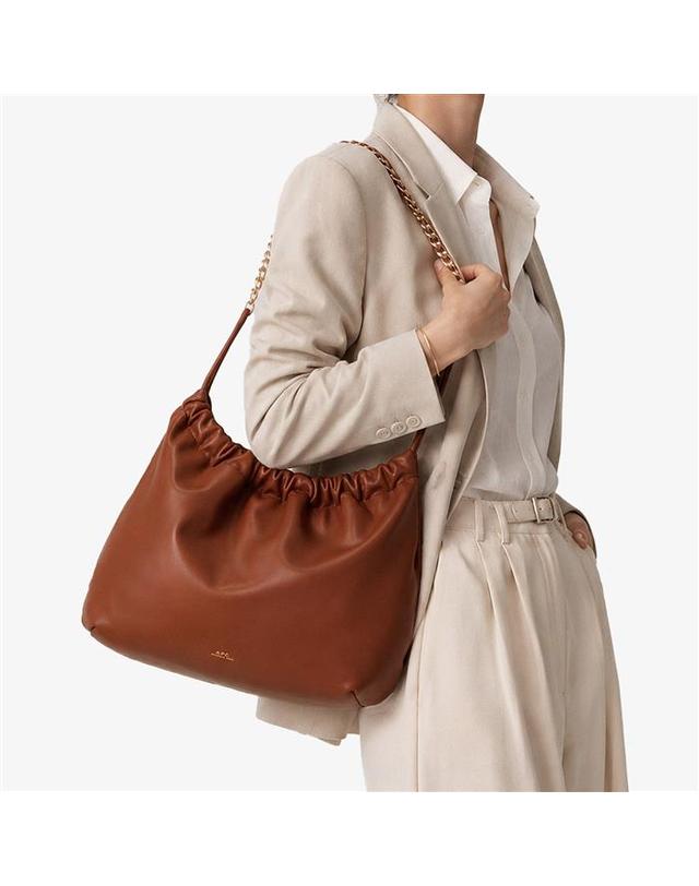 아페쎄 아페쎄 A.P.C. 니논 체인 숄더백 PUAAT F61877 CAD 착용컷