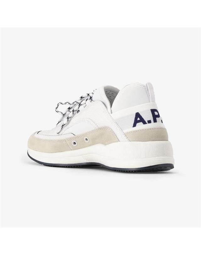 아페쎄 아페쎄 A.P.C. 런 어라운드 남성 스니커즈 PAACT M56084 AAB 착용컷
