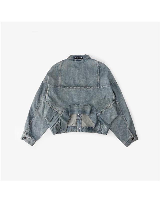 발렌시아가 발렌시아가 업사이드 다운 오버핏 데님 자켓 625989 TJW79 5620 착용컷