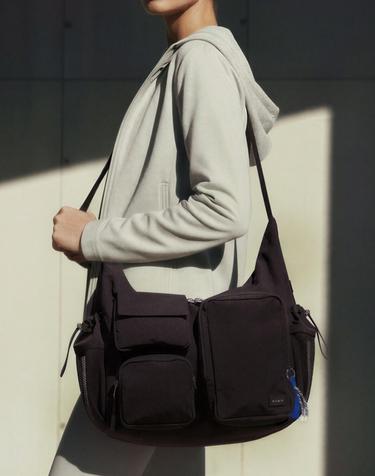 피아쁘 엘랑 조에 패커블 크로스백 블랙