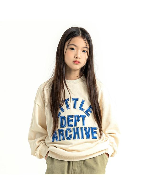 리틀뎁 컬러드 로고 맨투맨 Ivory 착용컷
