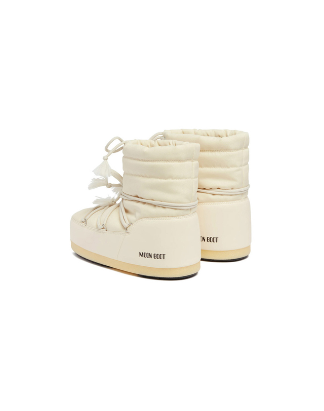 문부츠 25FW EVX 로고 로우 나일론 부츠 크림 80D1470010 L002 착용컷