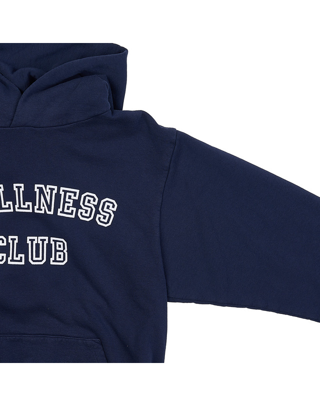 스포티앤리치 [스포티앤리치] 웰니스 클럽 후드 티셔츠 WELLNESS CLUB FLOCKED HOODIE NAVY CREAM 착용컷