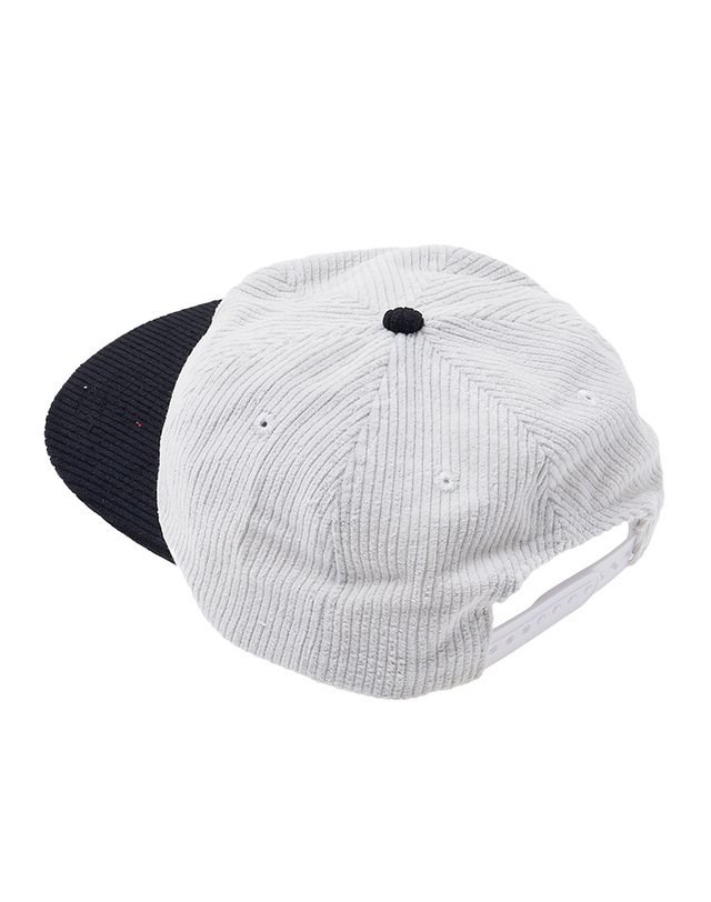 스포티앤리치 [스포티앤리치] 웰니스 코듀로이 볼캡 WELLNESS CLUB CORDUROY HAT BLACK WHITE 착용컷