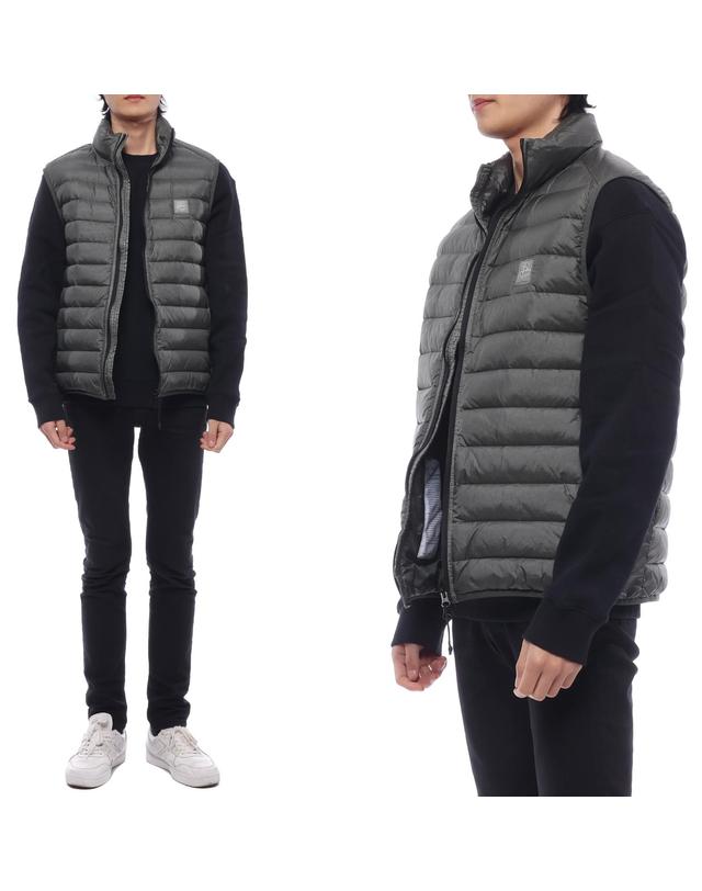 스톤아일랜드 남성 룸 우븐 챔버스 패딩 조끼 착용컷