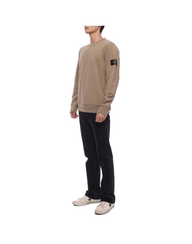 스톤아일랜드 24FW 남성 와펜 패치 맨투맨 (811563051 V0094 24F) 착용컷