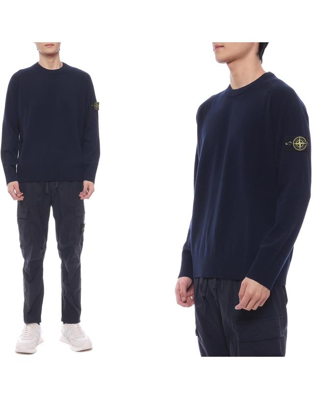 스톤아일랜드 24FW 남성 와펜 패치 울 니트 (8115545B4 V0020 24F) 착용컷