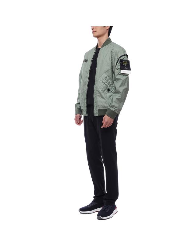 스톤아일랜드 25SS 남성 멤브라나 3L TC 보머 재킷 (K1S154100004 S0A21 V0055 25S) 착용컷