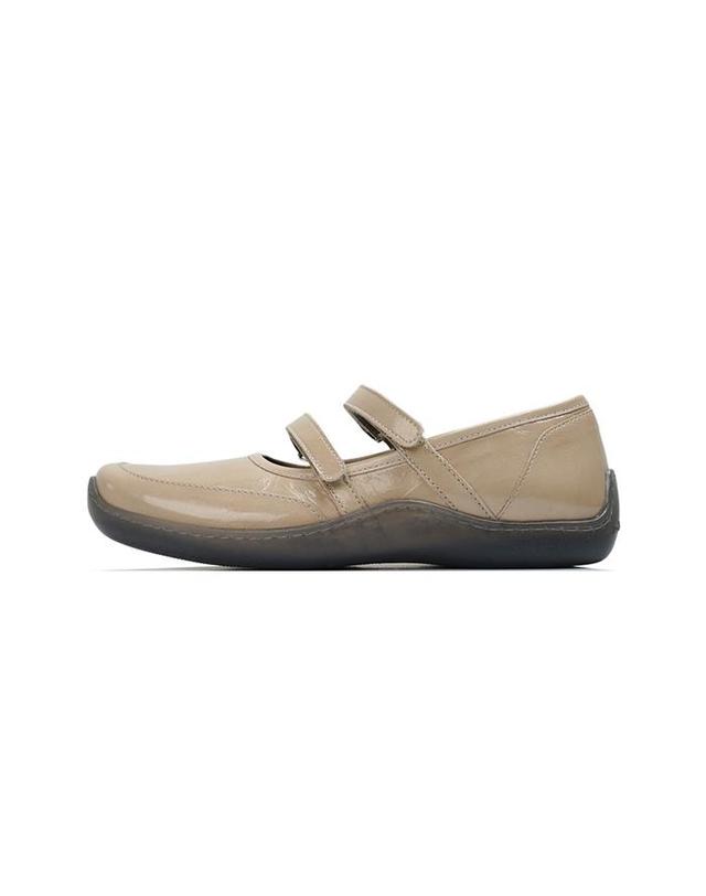 팔로마울 팔로마울 여성 벨크로 발레리나 슈즈 베이지 PK0003-144 착용컷