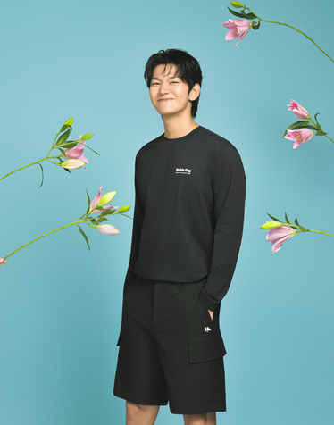 [데일리 코디] 블랙 남성 라운딩 그래픽 긴팔 라운드 티셔츠