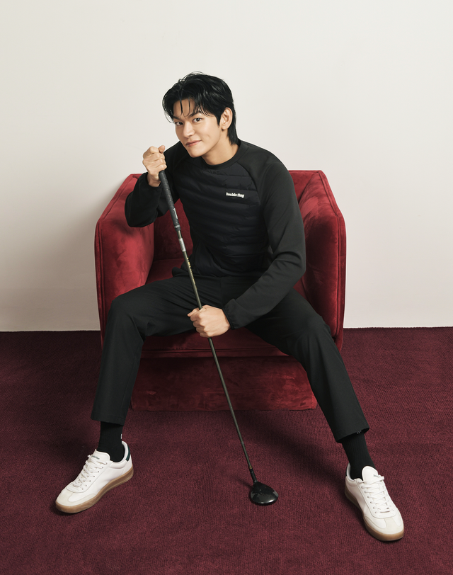 더블플래그 남성 [패딩/기능성] 블랙 남성 하이브리드 패딩 긴팔 라운드 티셔츠 착용컷