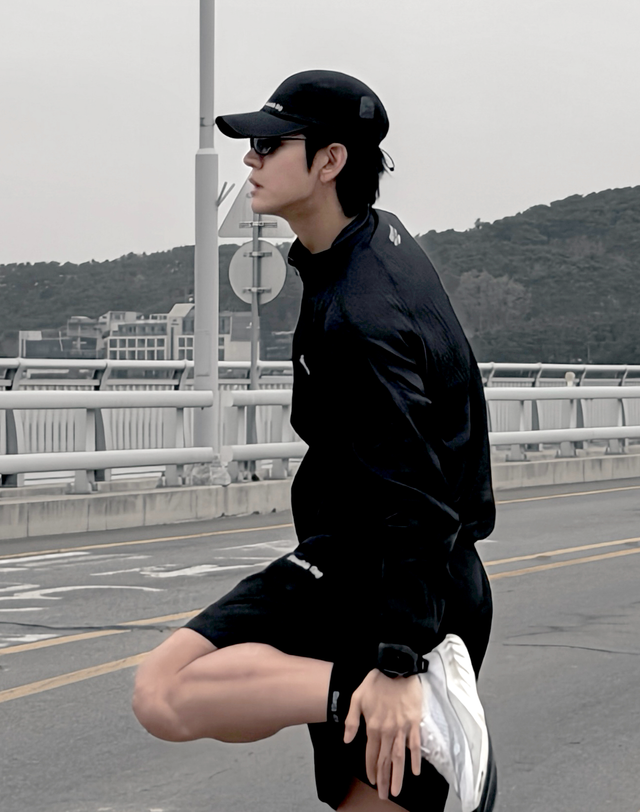 더블플래그 남성 [AIR GRID] Men Pro-Fit Oversized Jacket (Black) 블랙 착용컷