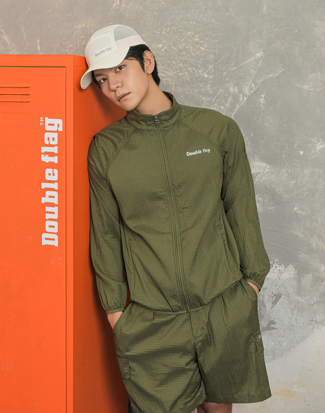 더블플래그 남성 [AIR GRID] Men Pro-Fit Oversized Jacket (Khaki) 카키 착용컷
