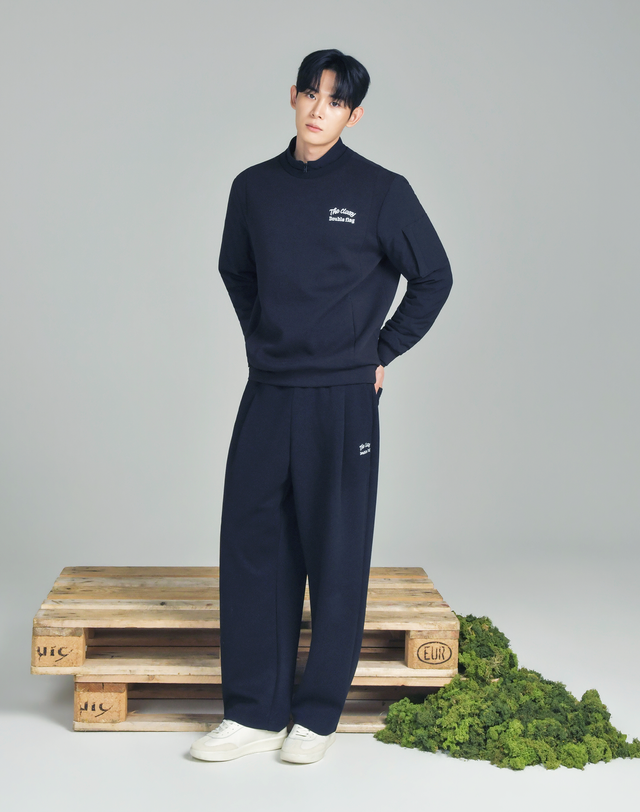 더블플래그 남성 [쇼핑백동봉][Nomadic Edition] 블랙 남성 노마딕 패딩 긴팔 티셔츠 착용컷