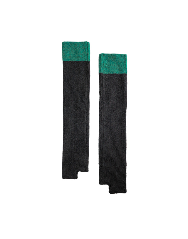 몽버디골프 MONBIRDIE LOGO KNITED LEG WARMER 로고 레그워머_BLACK 착용컷