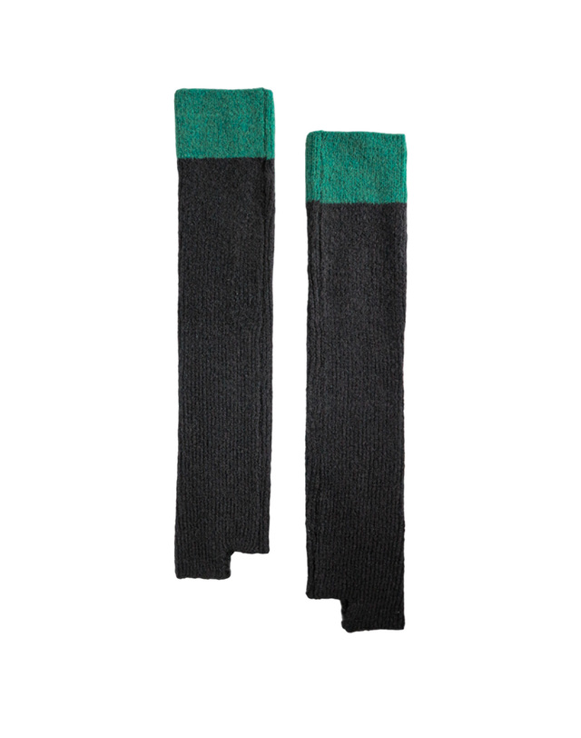 몽버디골프 MONBIRDIE LOGO KNITED LEG WARMER 로고 레그워머_BLACK 착용컷