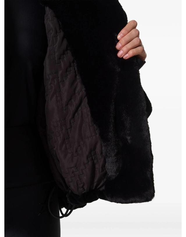 퍼펙트모먼트 [해외직구] 퍼펙트모먼트 faux fur hooded jacket 12317325721864 TP725756320 착용컷