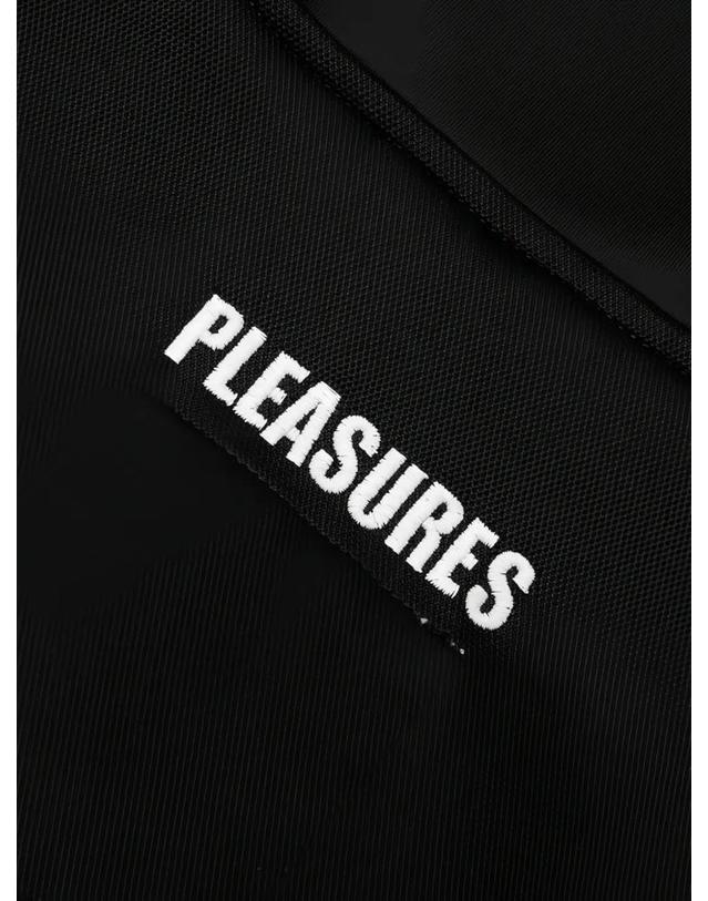 플레저 [해외직구] 26 FW 플레져스 로고 패치 트랙재킷 P26OA003BLACK TP455152886 착용컷