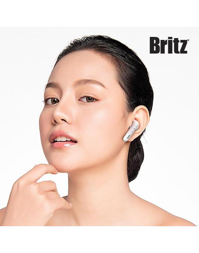 브리츠 [브리츠] ANC노이즈캔슬링 블루투스5.3 무선 이어폰 BZ-ANC9 (블랙/화이트) 착용컷