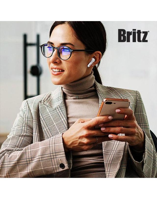 브리츠 [브리츠] ANC노이즈캔슬링 블루투스5.3 무선 이어폰 BZ-ANC9 (블랙/화이트) 착용컷