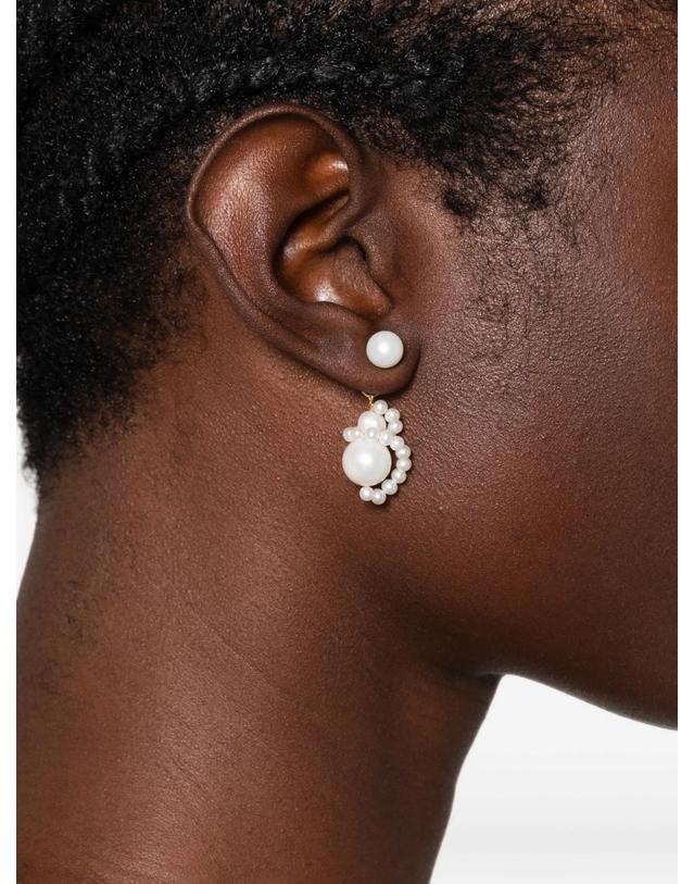 컴플리티드웍스 [해외직구] 컴플릿티드 웍스 pearl embellished drop earrings 12219431059720 TP725556612 착용컷