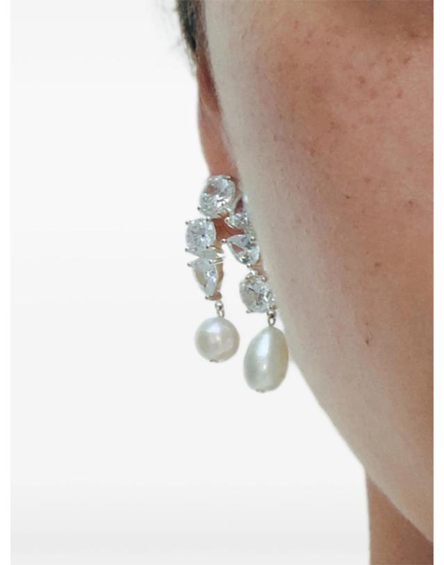컴플리티드웍스 [해외직구] 컴플릿티드 웍스 Cascading pearl and zirconia drop earrings 12219430535432 TP725556557 착용컷