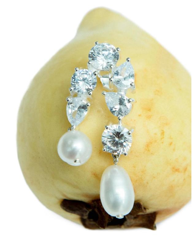 컴플리티드웍스 [해외직구] 컴플릿티드 웍스 Cascading pearl and zirconia drop earrings 12219430535432 TP725556557 착용컷
