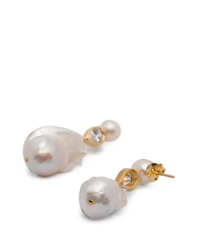 컴플리티드웍스 [해외직구] 컴플릿티드 웍스 pearl embellished drop earrings 12219430961416 TP725556469 착용컷