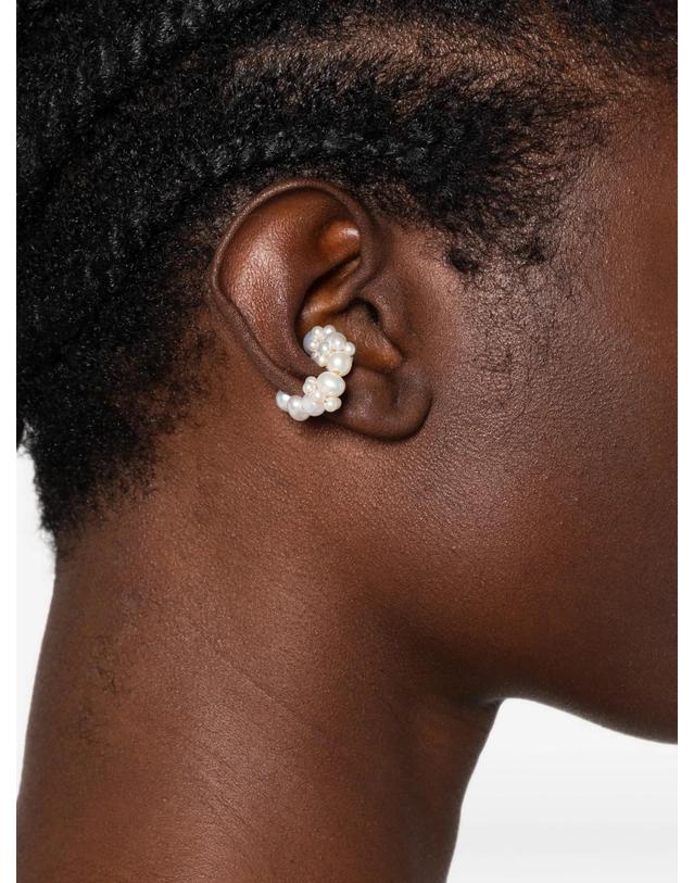 컴플리티드웍스 [해외직구] 컴플릿티드 웍스 pearl embellished ear cuff 12219431387400 TP725556480 착용컷
