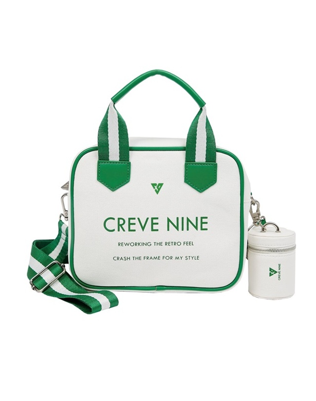 크리브나인 코튼 로고 프린트 크로스백 & 볼 파우치GR (아이보리그린) 착용컷