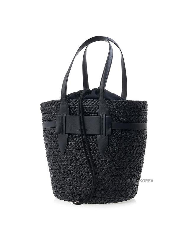 헬렌카민스키 [헬렌 카민스키] SS25 여성 라피아 L 토트백 BAG51958 CHARCOAL BLACK 착용컷