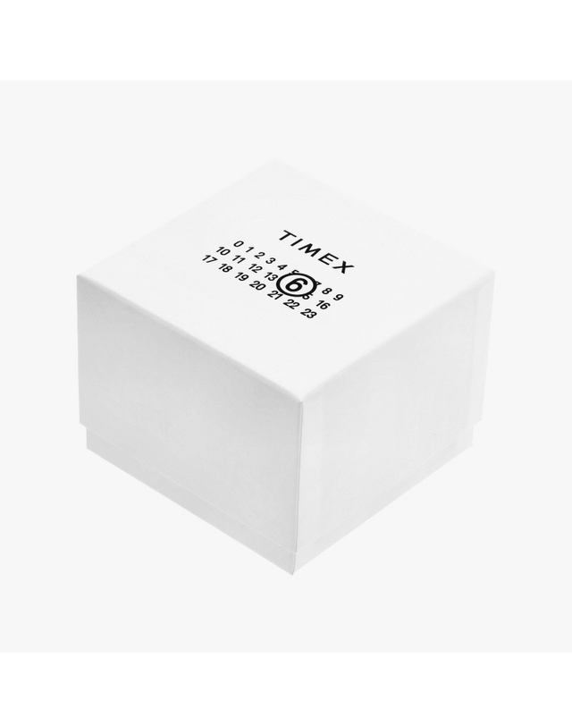 메종 마르지엘라 [메종마르지엘라 MAISON MARGIELA] TWG067500QY 공용 메탈시계 착용컷