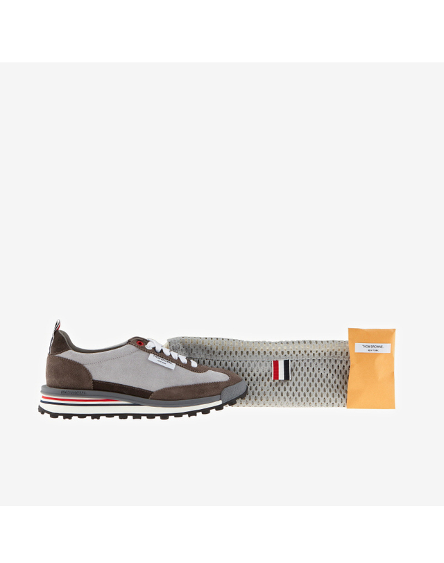 톰브라운 [톰브라운 THOM BROWNE] FFD054A 03050 055 여성 스니커즈 착용컷