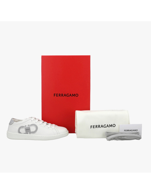 살바토레 페라가모 [페라가모 FERRAGAMO] 03 0676 0780983 여성 스니커즈 착용컷