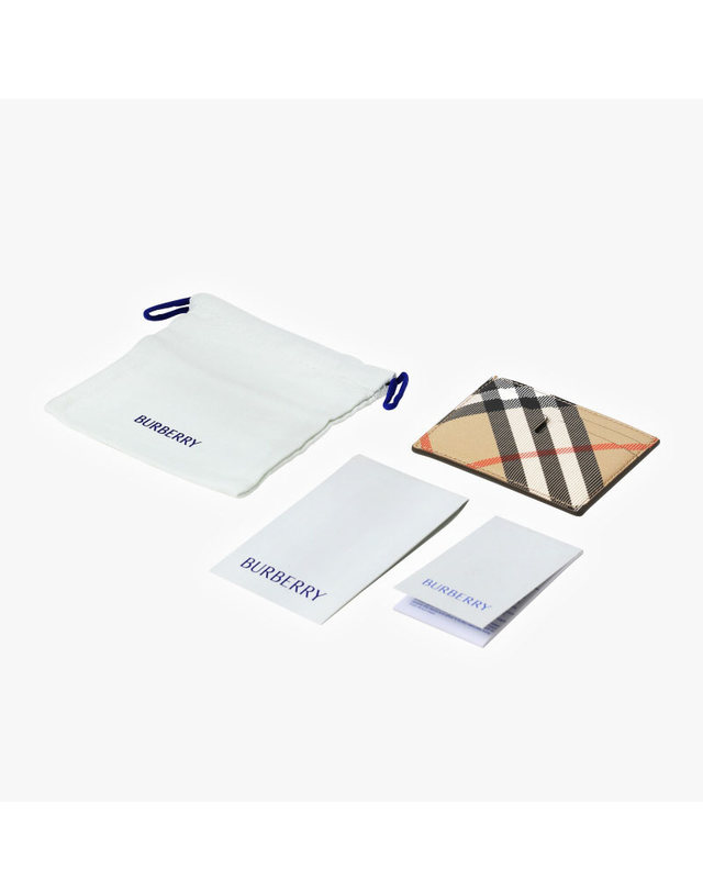 버버리 [버버리 BURBERRY] 8091914 A2021 공용 카드홀더 착용컷