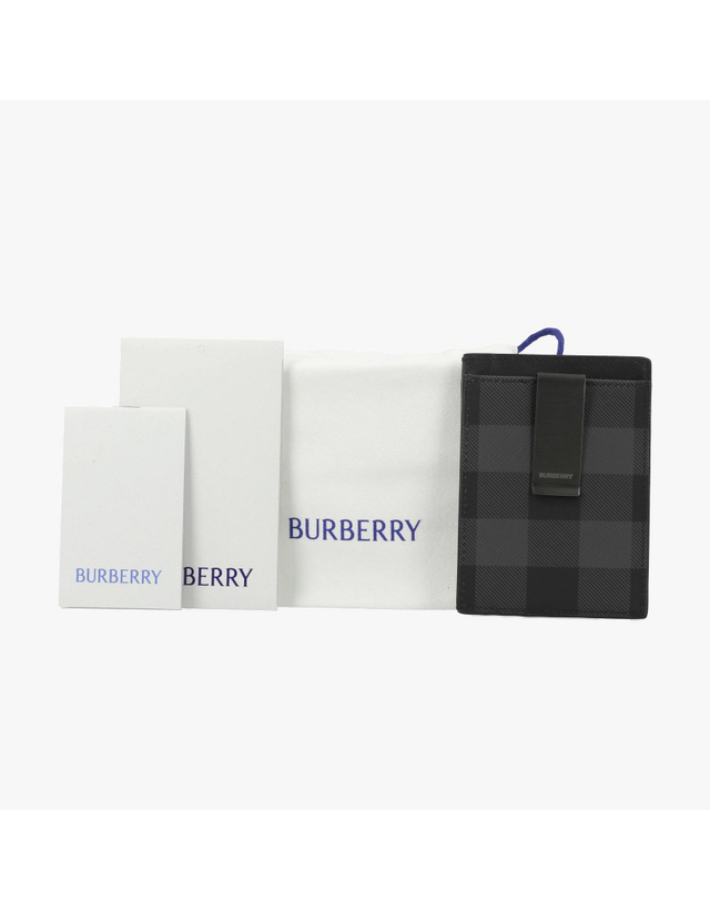 버버리 [버버리 BURBERRY] 8070202 A1208 공용 카드지갑 머니클립 착용컷